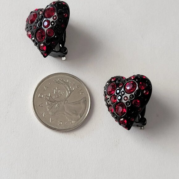 Signed Fifth Avenue Collection Heart Clip On Earrings - Picture 9 of 10